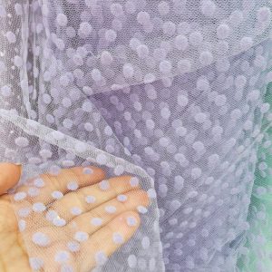 Tul lila cu buline catifelate