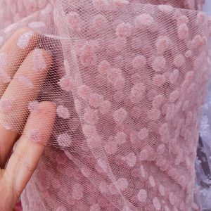 Tul roz pudra cu buline catifelate