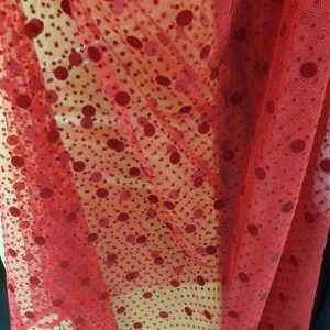 Tul elastic rosu cu bulinute catifelate