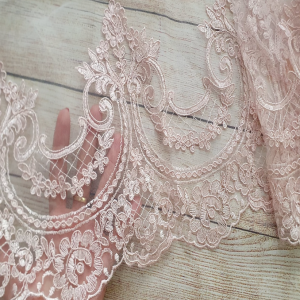 Banda brodata roz pal