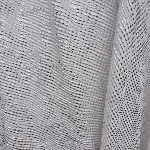 Voal elastic texturat alb cu pelicula argintie
