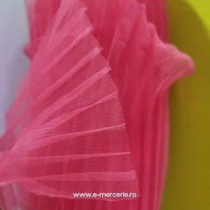 Tul plisat trandafiriu