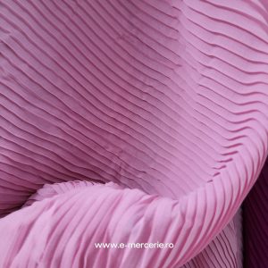 VOAL PLISAT MARUNT ROZ